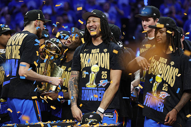 速雷体育篮球比分评测：为何成为篮球爱好者的首选工具？